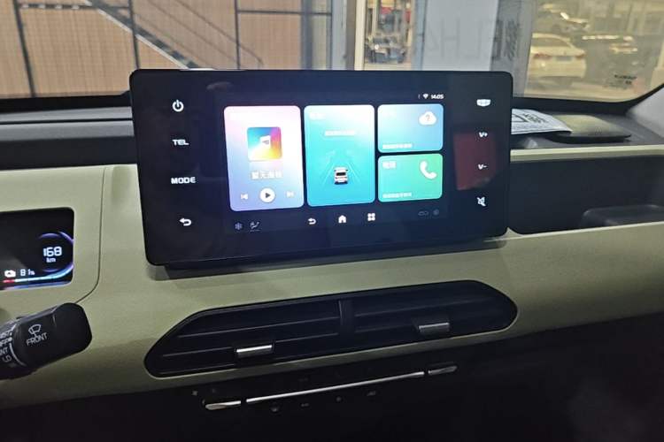 Used Geely Galaxy Panda 2023 Panda Mini 200km Endurance Bear Audio And AC Panel