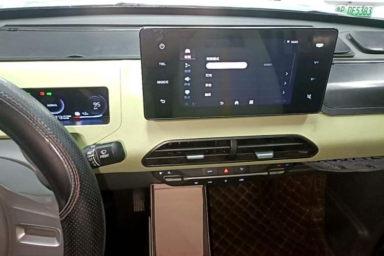 Used Geely Galaxy Panda 2023 Panda Mini 200km Dynamic Bear Audio And AC Panel