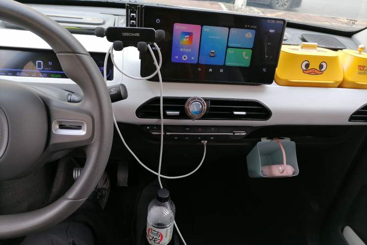 Used Geely Galaxy Panda 2023 Panda Mini 200km Endurance Bear Audio And AC Panel