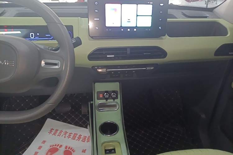 Used Geely Galaxy Panda 2023 Panda Mini 200km Endurance Bear Audio And AC Panel