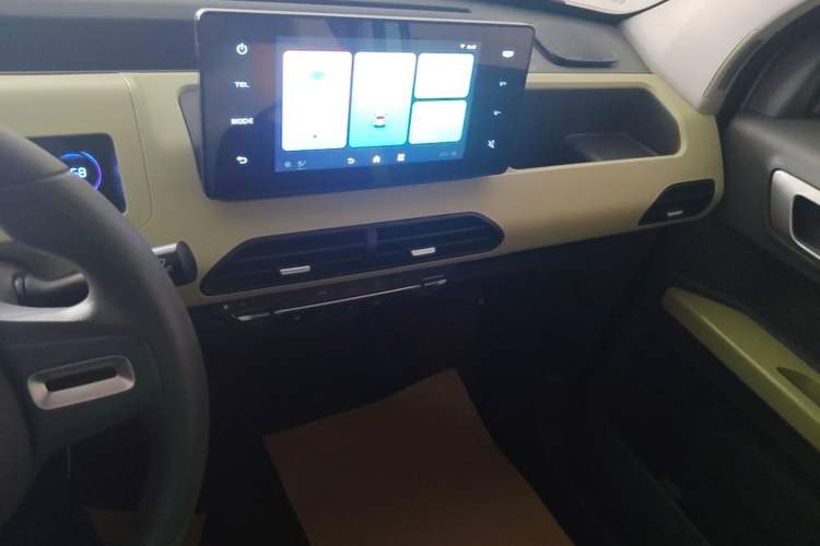 Used Geely Galaxy Panda 2023 Panda Mini 200km Endurance Bear Audio And AC Panel