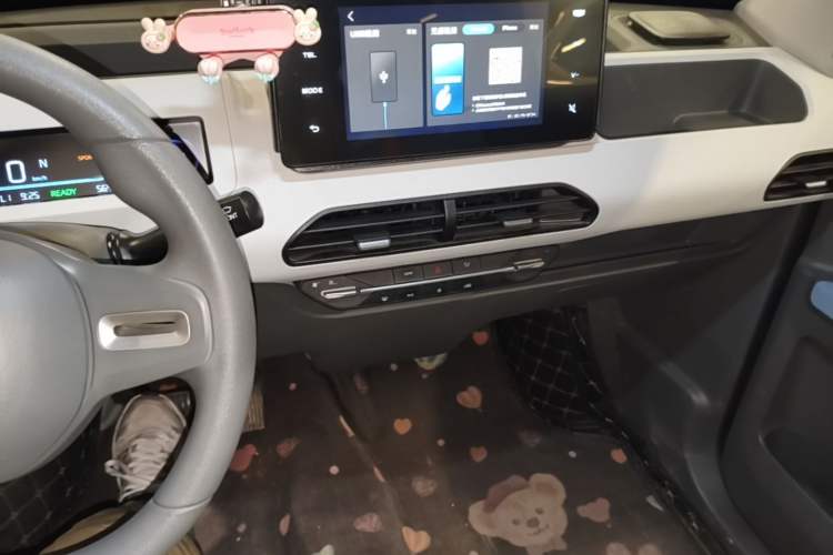 Used Geely Galaxy Panda 2023 Panda Mini 200km Endurance Bear Audio And AC Panel