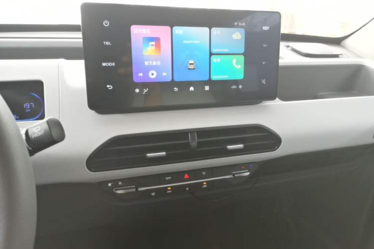 Used Geely Galaxy Panda 2023 Panda Mini 200km Endurance Bear Audio And AC Panel