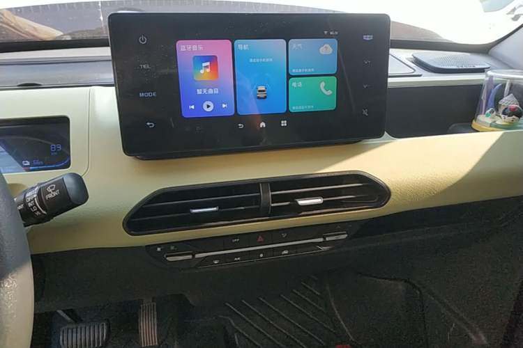 Used Geely Galaxy Panda 2023 Panda Mini 120km Cute Bear Audio And AC Panel