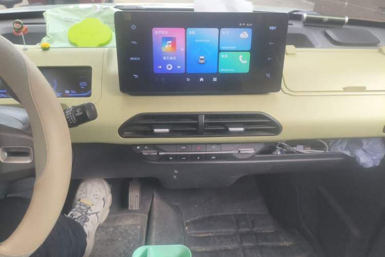 Used Geely Galaxy Panda 2023 Panda Mini 200km Endurance Bear Audio And AC Panel