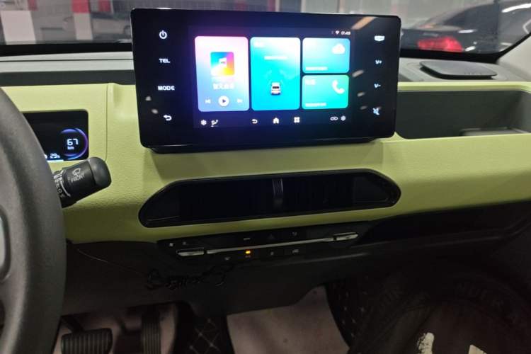 Used Geely Galaxy Panda 2023 Panda Mini 200km Endurance Bear Audio And AC Panel
