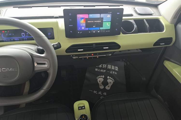 Used Geely Galaxy Panda 2023 Panda Mini 200km Endurance Bear Audio And AC Panel