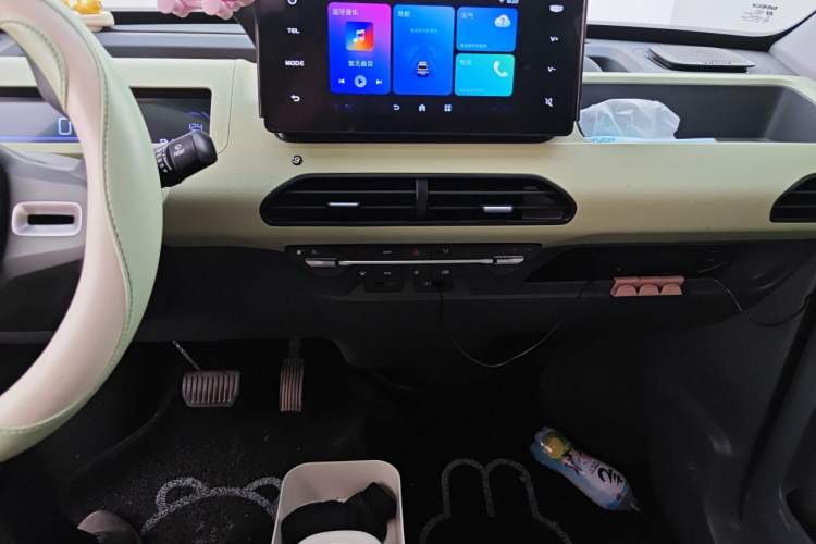 Used Geely Galaxy Panda 2023 Panda Mini 200km Endurance Bear Audio And AC Panel