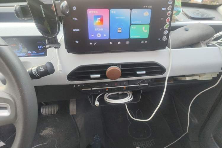 Used Geely Galaxy Panda 2023 Panda Mini 200km Endurance Bear Audio And AC Panel