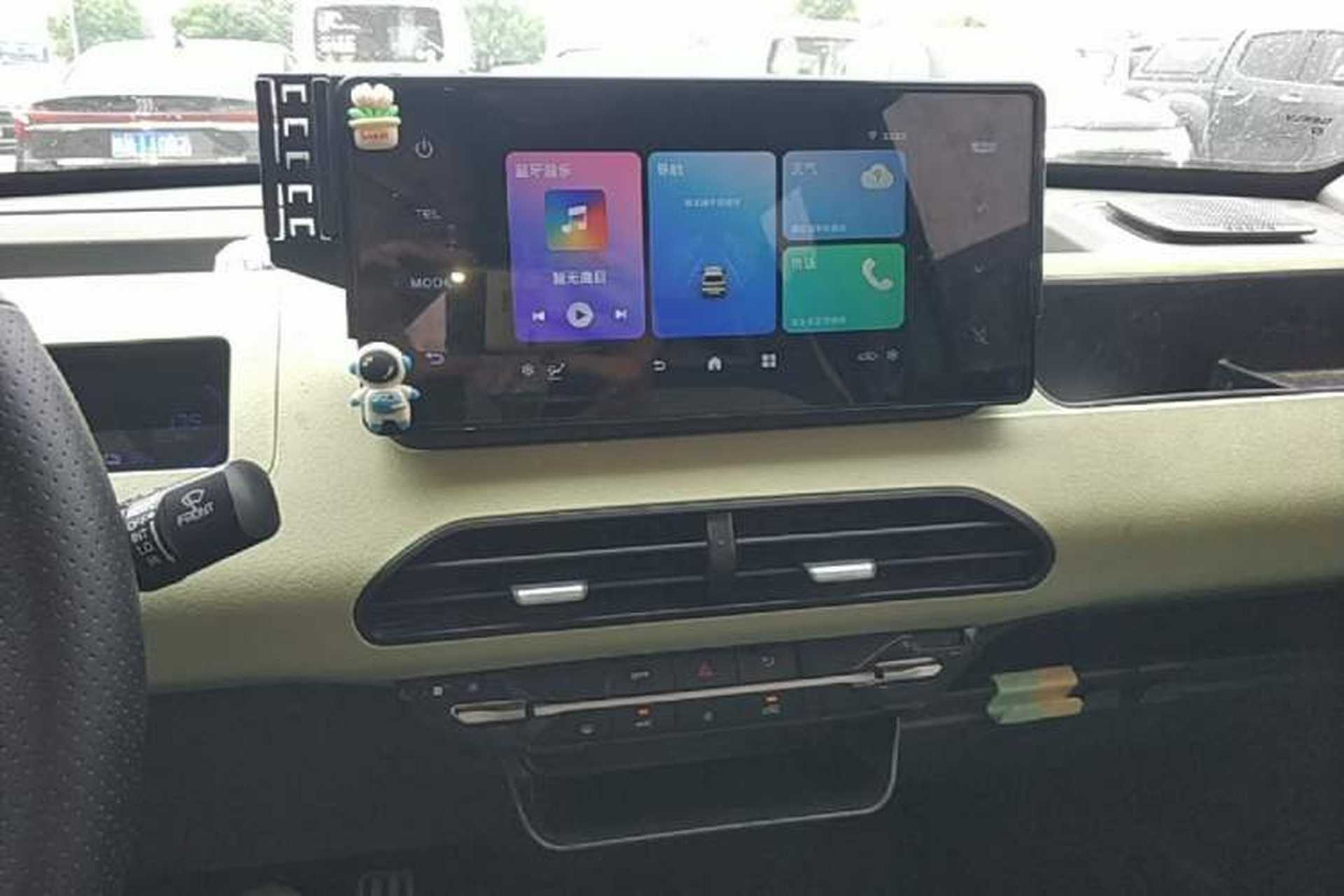 Used Geely Galaxy Panda 2023 Panda Mini 200km Endurance Bear Audio And AC Panel