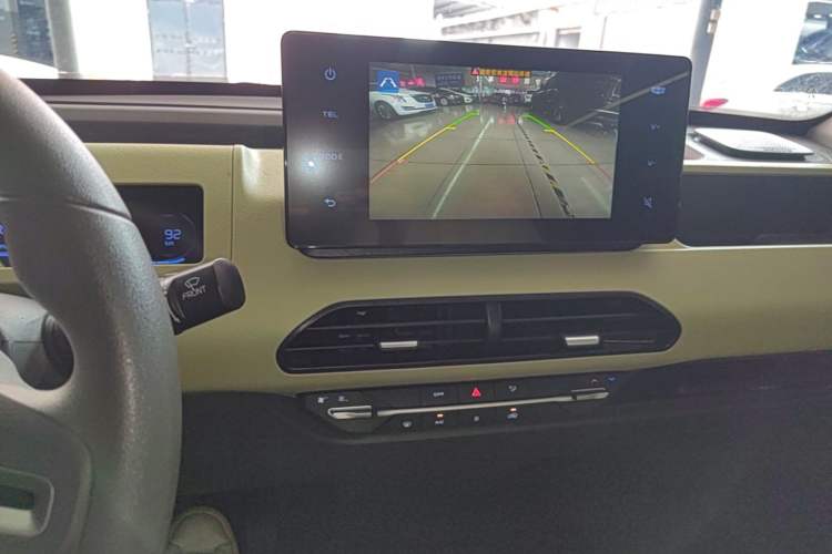 Used Geely Galaxy Panda 2023 Panda Mini 200km Endurance Bear Audio And AC Panel