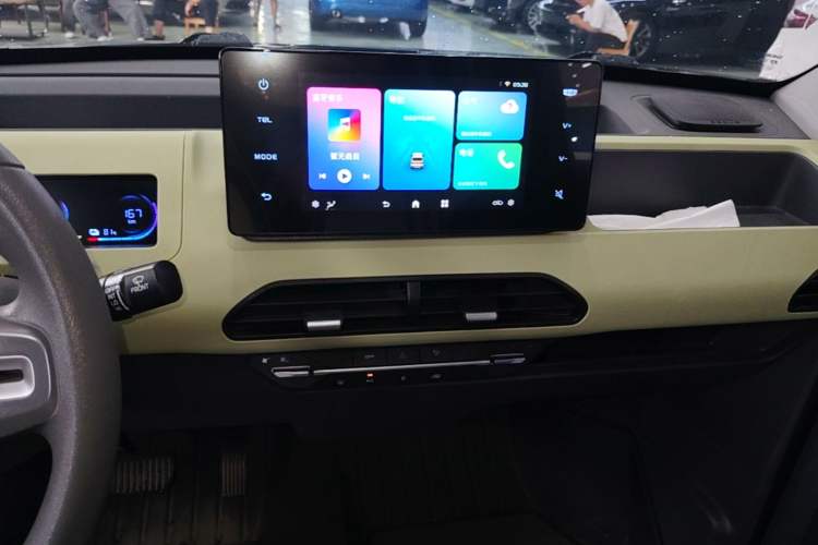 Used Geely Galaxy Panda 2023 Panda Mini 200km Endurance Bear Audio And AC Panel