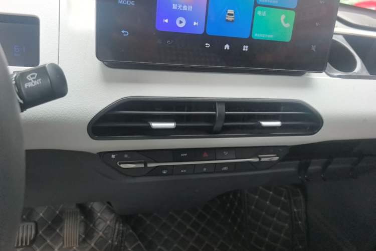 Used Geely Galaxy Panda 2023 Panda Mini 200km Endurance Bear Audio And AC Panel