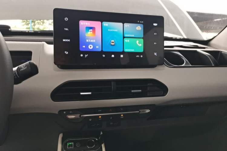 Used Geely Galaxy Panda 2023 Panda Mini 200km Endurance Bear Audio And AC Panel