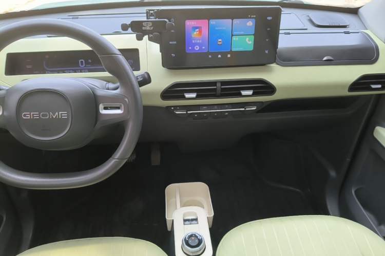 Used Geely Galaxy Panda 2023 Panda Mini 200km Dynamic Bear Audio And AC Panel