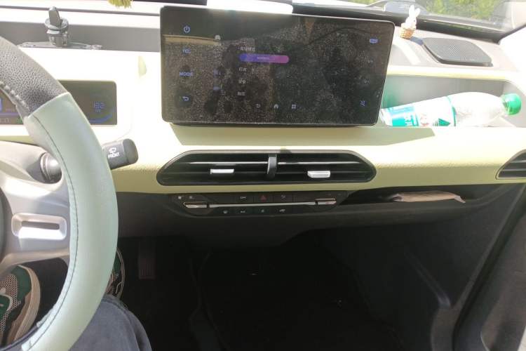 Used Geely Galaxy Panda 2023 Panda Mini 200km Endurance Bear Audio And AC Panel