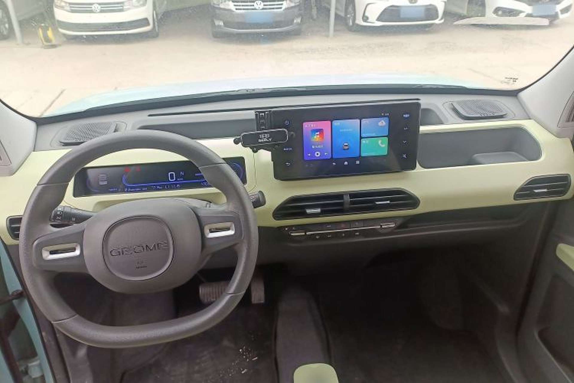 Used Geely Galaxy Panda 2023 Panda Mini 120km Super Cute Bear Center Console