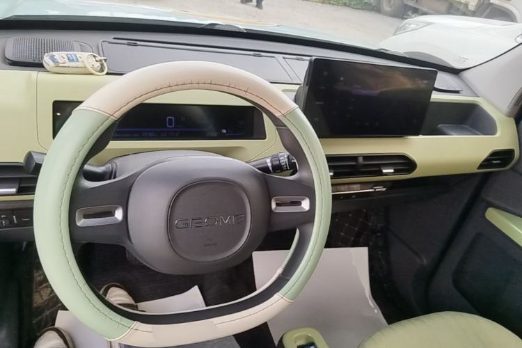 Used Geely Galaxy Panda 2023 Panda Mini 200km Endurance Bear Center Console