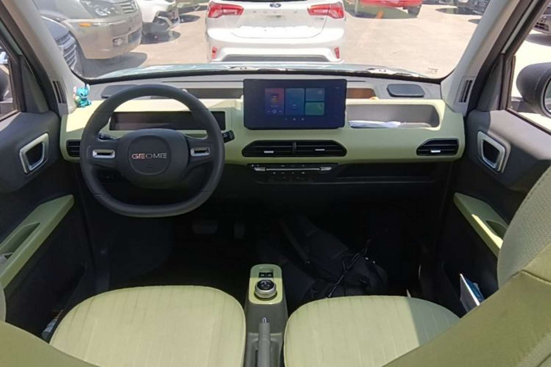 Used Geely Galaxy Panda 2023 Panda Mini 200km Dynamic Bear Center Console