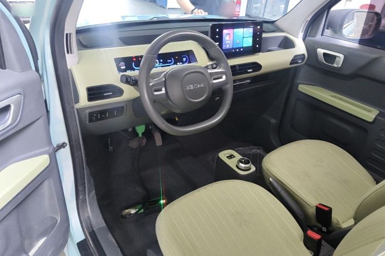 Used Geely Galaxy Panda 2023 Panda Mini 120km Cute Bear Center Console