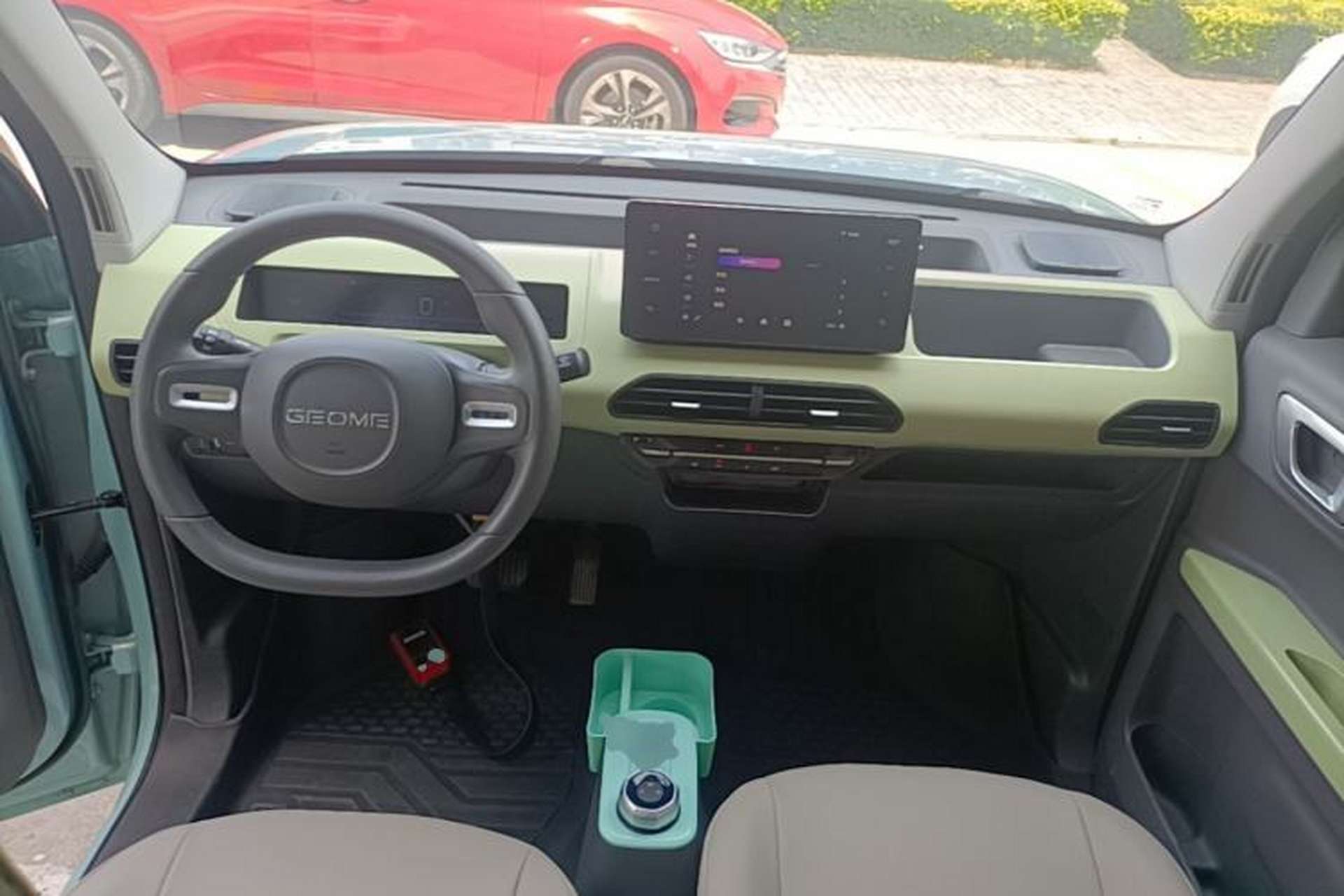 Used Geely Galaxy Panda 2023 Panda Mini 200km Endurance Bear Center Console