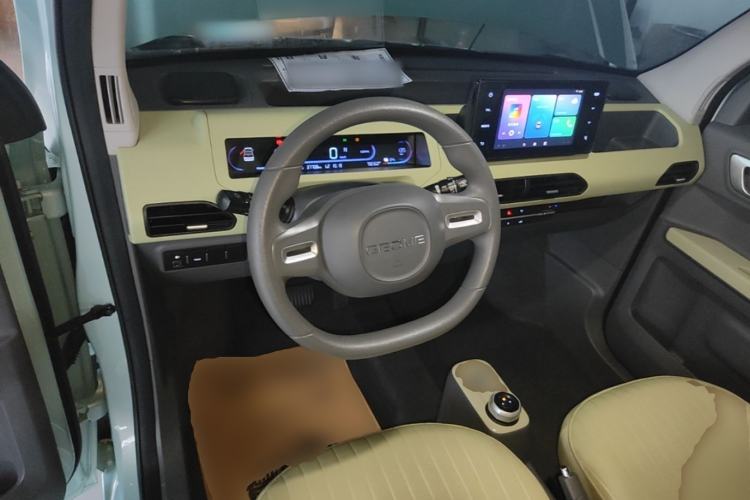 Used Geely Galaxy Panda 2023 Panda Mini 200km Dynamic Bear Center Console
