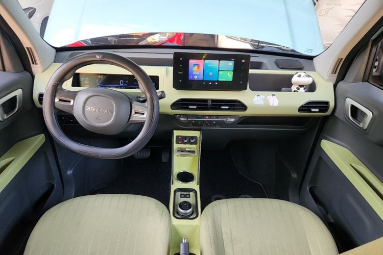 Used Geely Galaxy Panda 2023 Panda Mini 200km Endurance Bear Center Console