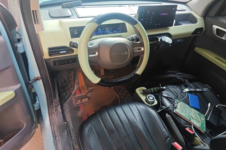 Used Geely Galaxy Panda 2023 Panda Mini 200km Endurance Bear Center Console