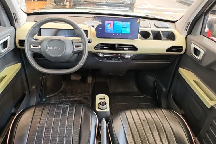 Used Geely Galaxy Panda 2023 Panda Mini 200km Dynamic Bear Center Console