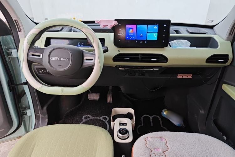 Used Geely Galaxy Panda 2023 Panda Mini 200km Endurance Bear Center Console