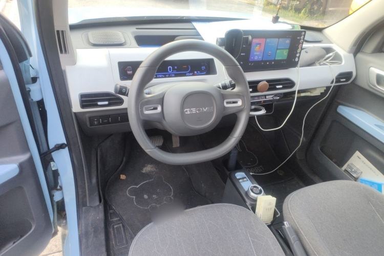 Used Geely Galaxy Panda 2023 Panda Mini 200km Endurance Bear Center Console