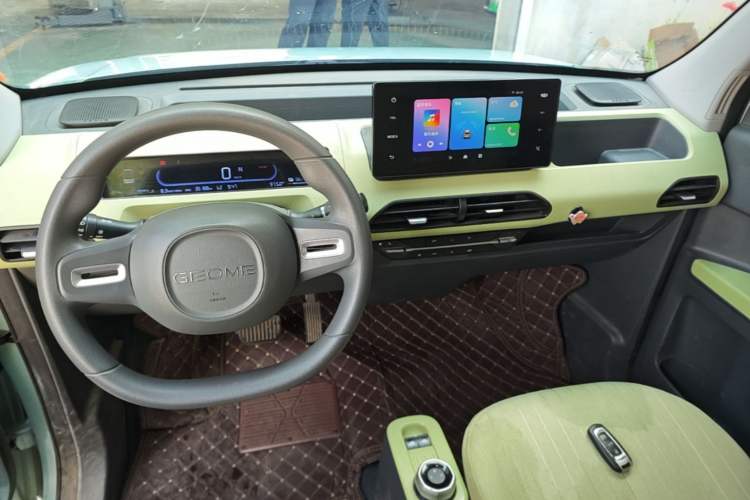 Used Geely Galaxy Panda 2023 Panda Mini 120km Super Cute Bear Center Console