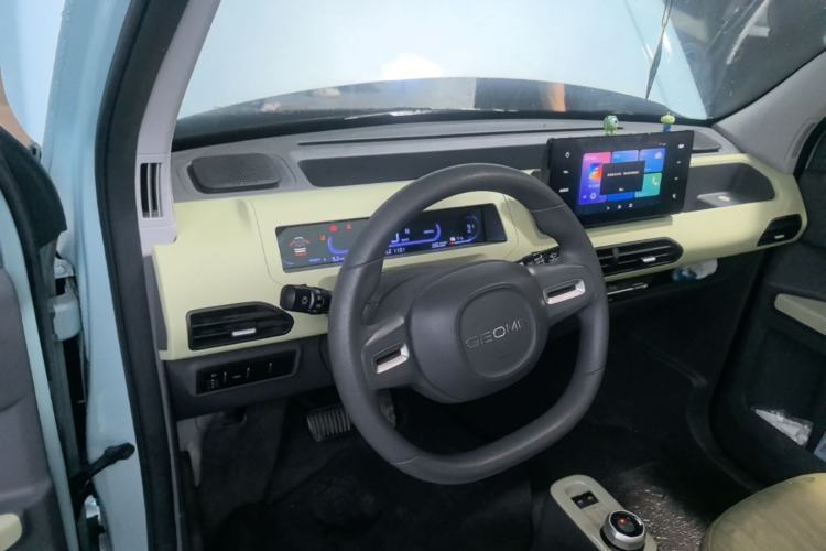 Used Geely Galaxy Panda 2023 Panda Mini 200km Dynamic Bear Center Console