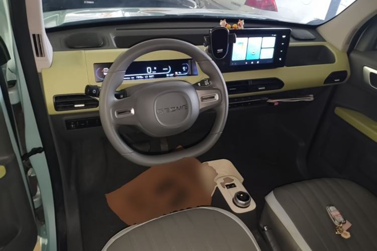 Used Geely Galaxy Panda 2023 Panda Mini 200km Endurance Bear Center Console
