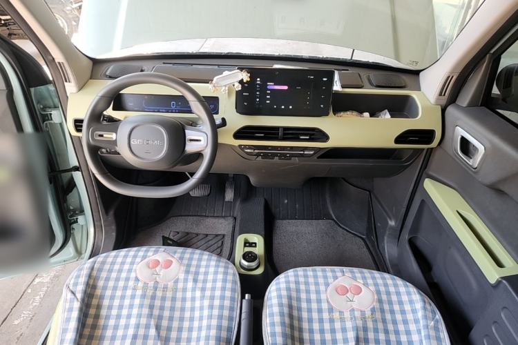 Used Geely Galaxy Panda 2023 Panda Mini 200km Endurance Bear Center Console