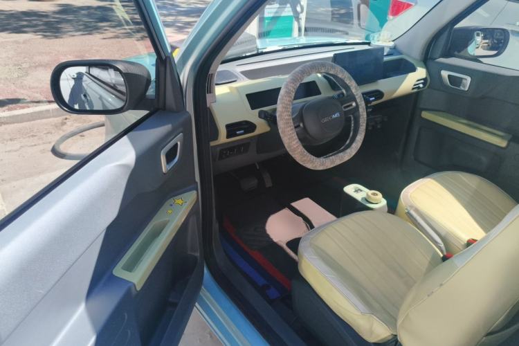 Used Geely Galaxy Panda 2023 Panda Mini 200km Endurance Bear Driver Seat