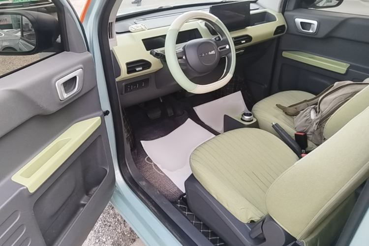 Used Geely Galaxy Panda 2023 Panda Mini 200km Endurance Bear Driver Seat