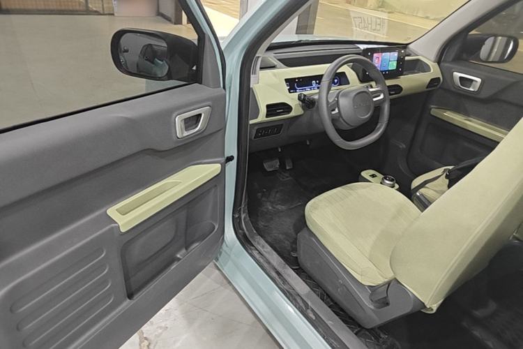 Used Geely Galaxy Panda 2023 Panda Mini 200km Endurance Bear Driver Seat