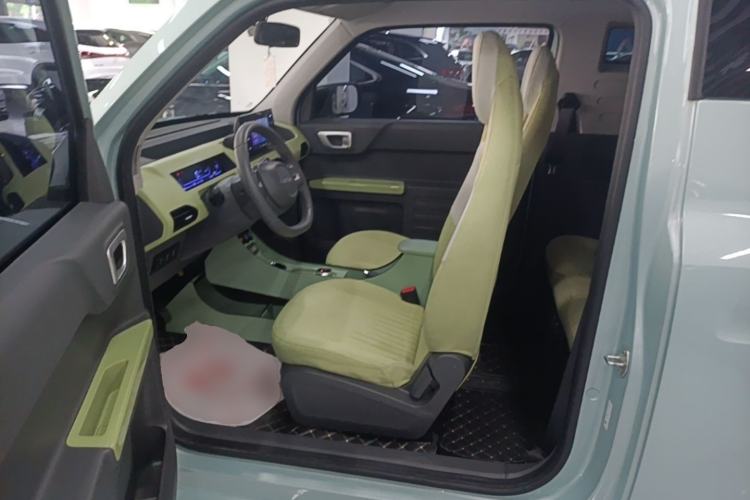 Used Geely Galaxy Panda 2023 Panda Mini 200km Endurance Bear Driver Seat
