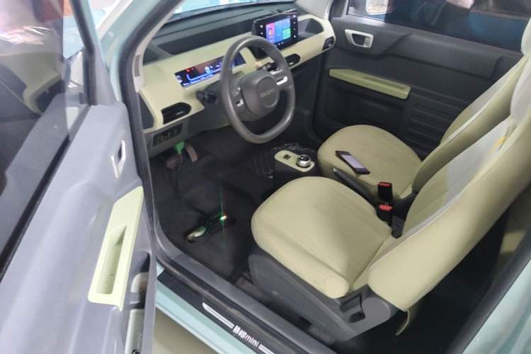 Used Geely Galaxy Panda 2023 Panda Mini 120km Cute Bear Driver Seat