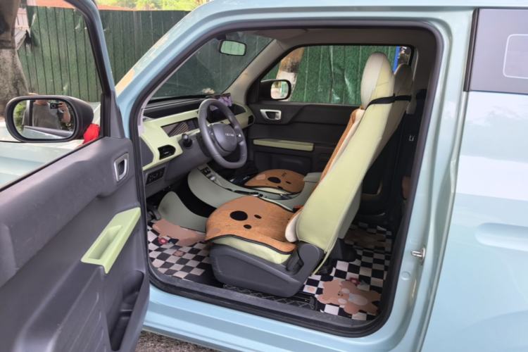 Used Geely Galaxy Panda 2023 Panda Mini 200km Endurance Bear Driver Seat