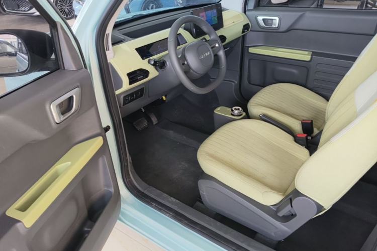 Used Geely Galaxy Panda 2023 Panda Mini 200km Endurance Bear Driver Seat
