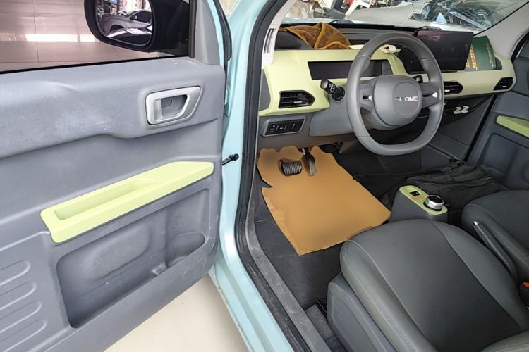 Used Geely Galaxy Panda 2023 Panda Mini 200km Endurance Bear Driver Seat