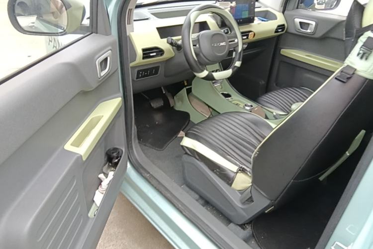 Used Geely Galaxy Panda 2023 Panda Mini 200km Endurance Bear Driver Seat