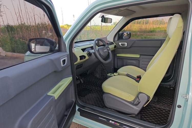 Used Geely Galaxy Panda 2023 Panda Mini 200km Dynamic Bear Driver Seat