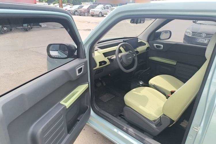 Used Geely Galaxy Panda 2023 Panda Mini 200km Endurance Bear Driver Seat