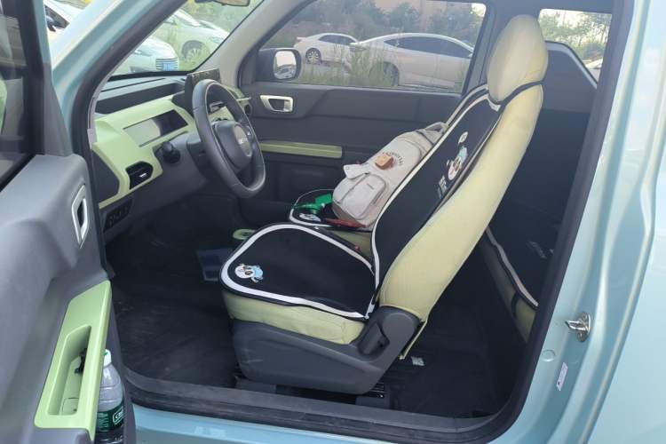 Used Geely Galaxy Panda 2023 Panda Mini 120km Super Cute Bear Driver Seat