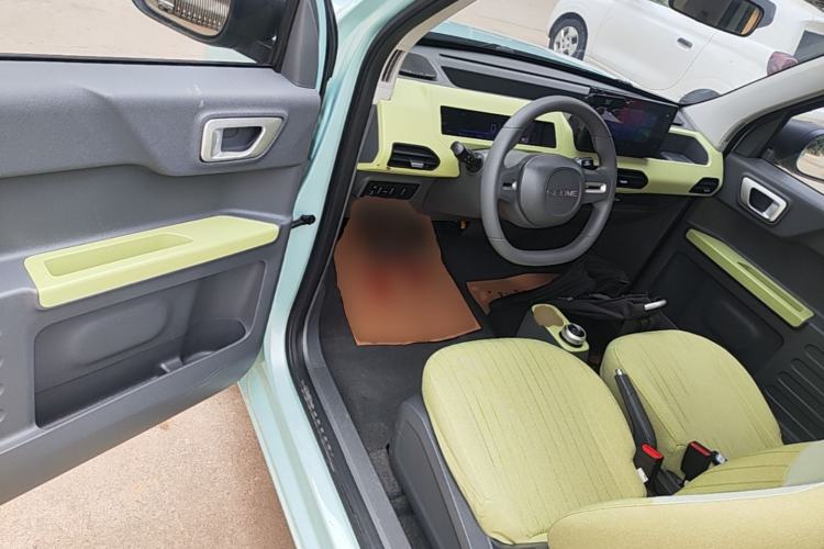 Used Geely Galaxy Panda 2023 Panda Mini 120km Cute Bear Driver Seat