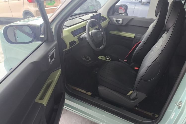 Used Geely Galaxy Panda 2023 Panda Mini 200km Endurance Bear Driver Seat