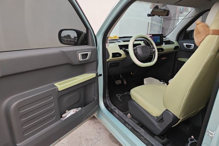 Used Geely Galaxy Panda 2023 Panda Mini 200km Endurance Bear Driver Seat